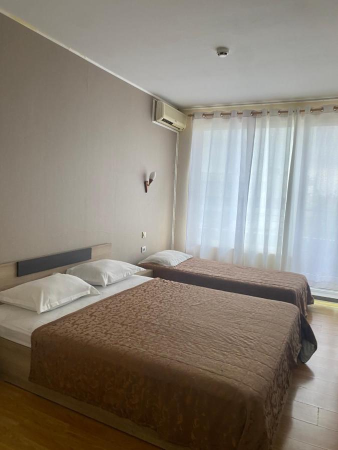 Apartments Danita & Restaurant&Pool Bar Варна Екстер'єр фото