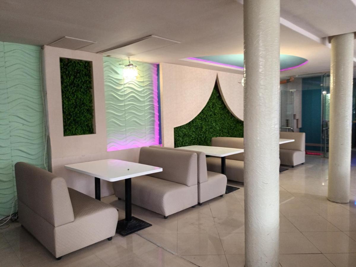 Apartments Danita & Restaurant&Pool Bar Варна Екстер'єр фото