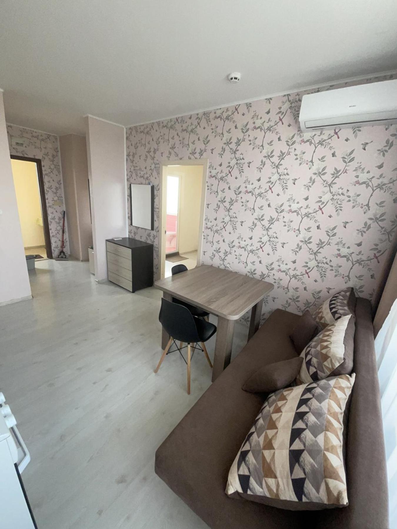 Apartments Danita & Restaurant&Pool Bar Варна Екстер'єр фото