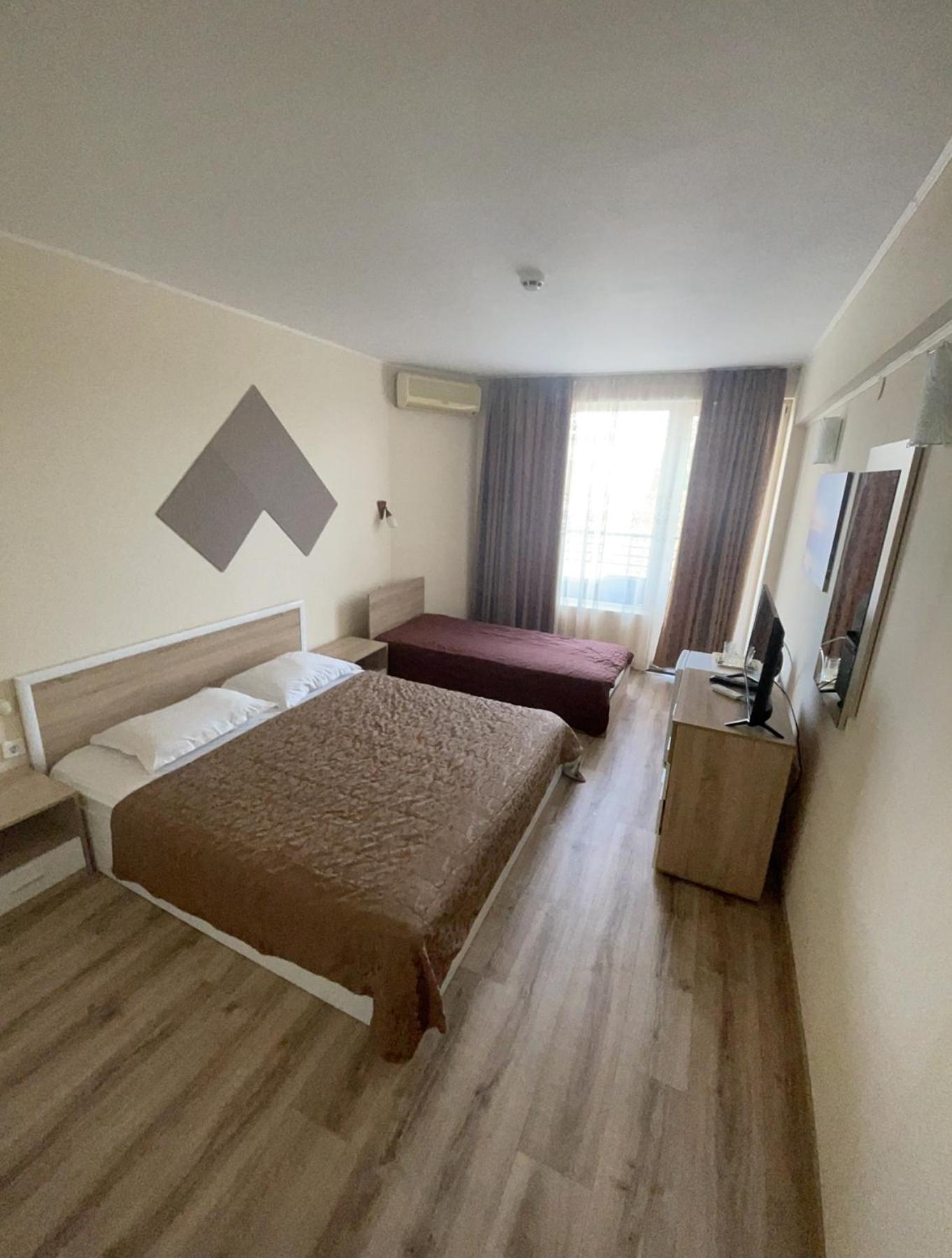Apartments Danita & Restaurant&Pool Bar Варна Екстер'єр фото
