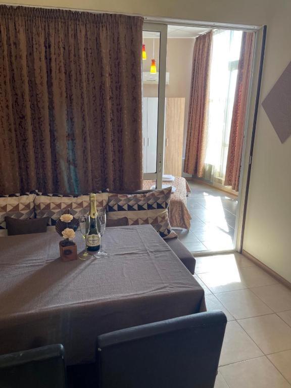 Apartments Danita & Restaurant&Pool Bar Варна Екстер'єр фото