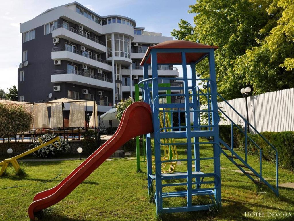 Apartments Danita & Restaurant&Pool Bar Варна Екстер'єр фото